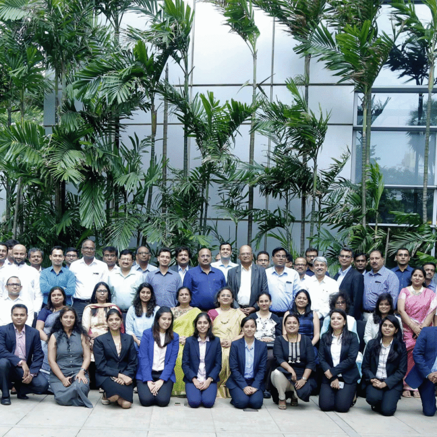 Cropped_Final_Group_Picture_Huddle2018